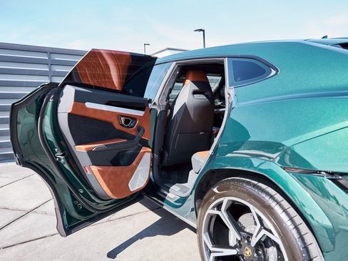 Used 2023 Lamborghini Urus S image 29