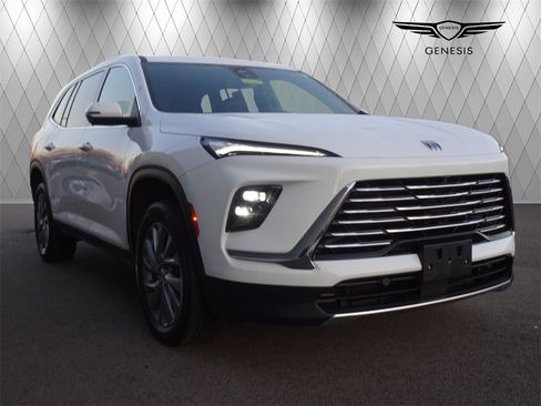 Used 2025 Buick Enclave Preferred image 6