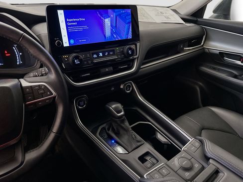 Used 2025 Toyota Grand Highlander XLE image 26