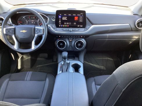 Used 2024 Chevrolet Blazer LT w/ Convenience Package image 4