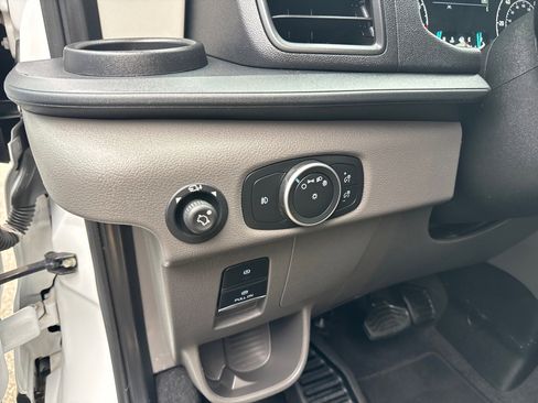 Used 2021 Ford Transit 350 XLT image 6