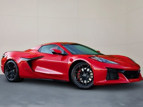 Used 2025 Chevrolet Corvette Z06 w/ Battery Protection Package image 1