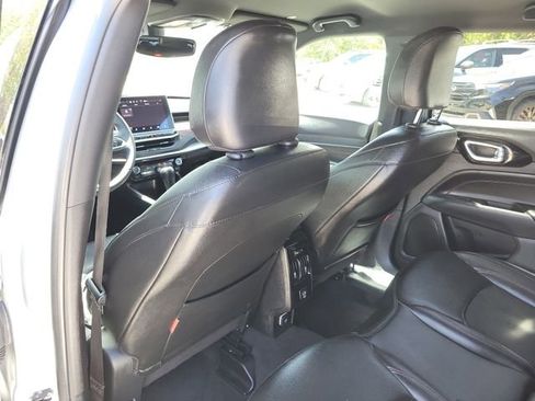 Used 2024 Jeep Compass Trailhawk AWD/4WD image 13