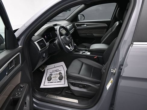 Used 2022 Volkswagen Atlas Cross Sport SEL R-Line w/ Cross Sport MDO Package image 9