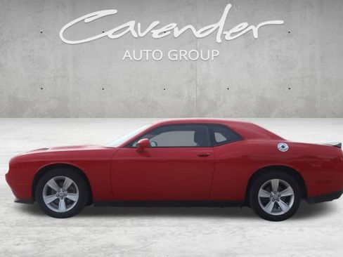 Used 2023 Dodge Challenger SXT image 4