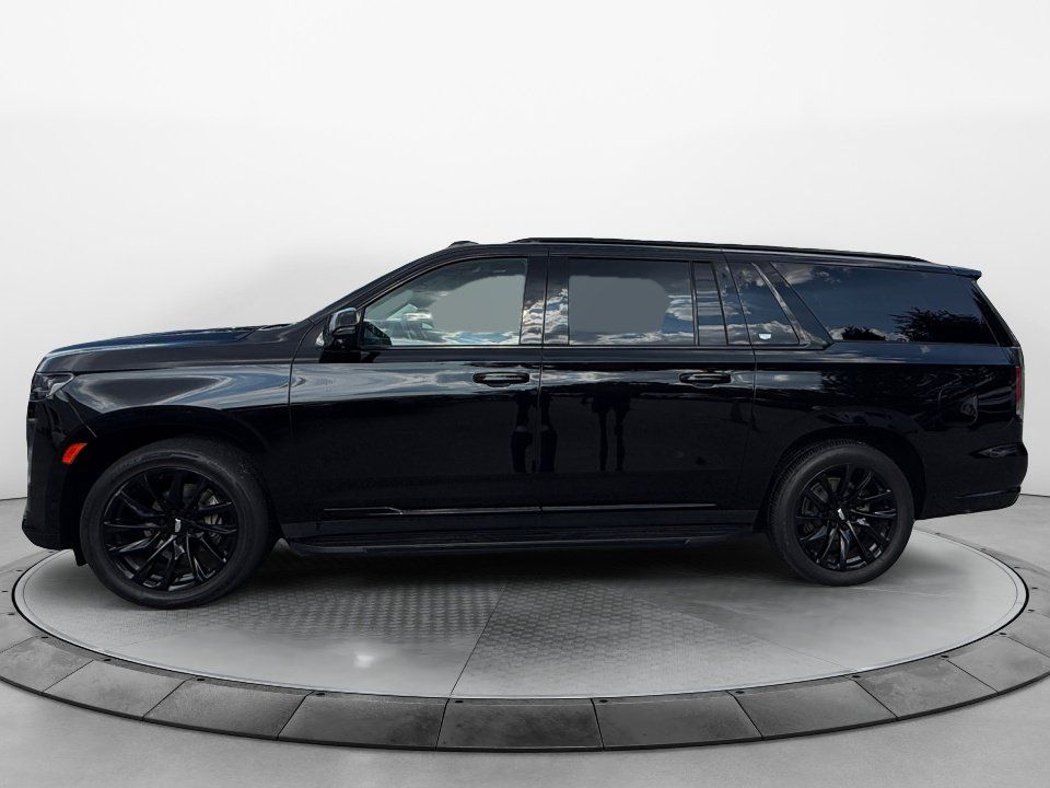 Used 2022 Cadillac Escalade ESV Sport Platinum w/ LPO, ONYX Package AWD/4WD image 3