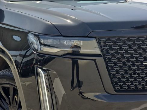 Used 2022 Cadillac Escalade Premium Luxury image 37