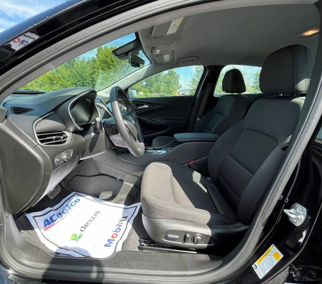 Used 2025 Chevrolet Malibu RS w/ LPO, Floor Liner Package FWD image 12