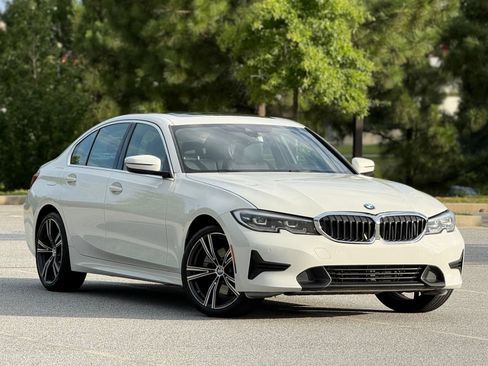 Used 2021 BMW 330i xDrive Sedan w/ Premium Package AWD/4WD image 13