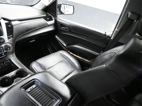 Used 2016 Chevrolet Suburban LT image 11