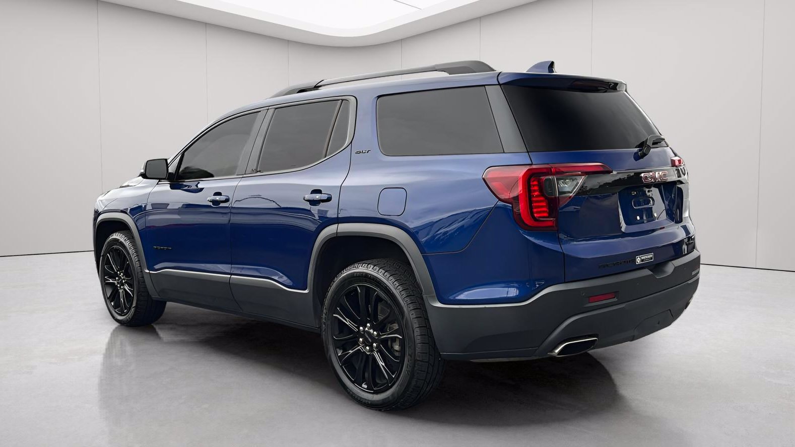 Used 2023 GMC Acadia SLT w/ Elevation Edition AWD/4WD image 8