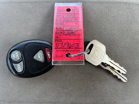 Used 2001 Buick Century Custom w/ Premium Pkg FWD image 33