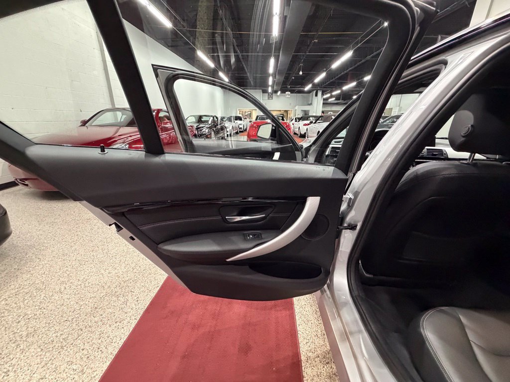 Used 2018 BMW 328d xDrive Sedan AWD/4WD image 20