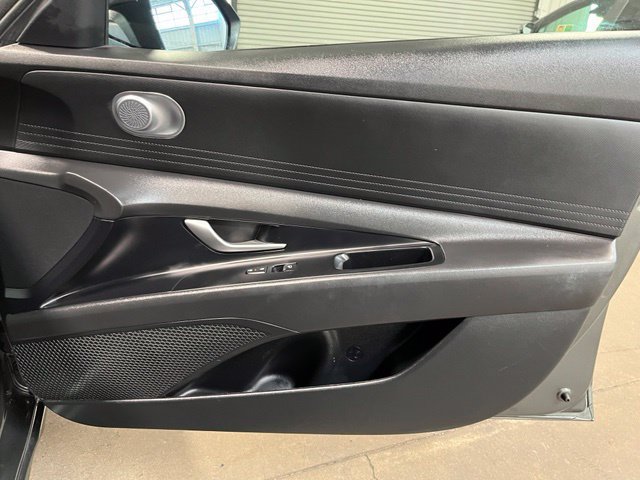 Used 2024 Hyundai Elantra SEL FWD image 11