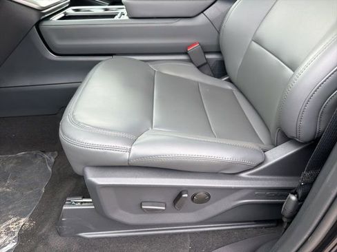 New 2026 Ford Expedition Active image 15