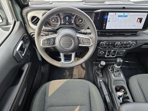 Used 2024 Jeep Wrangler Unlimited Sahara AWD/4WD image 5