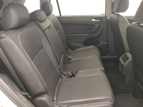 Used 2021 Volkswagen Tiguan SEL FWD image 19