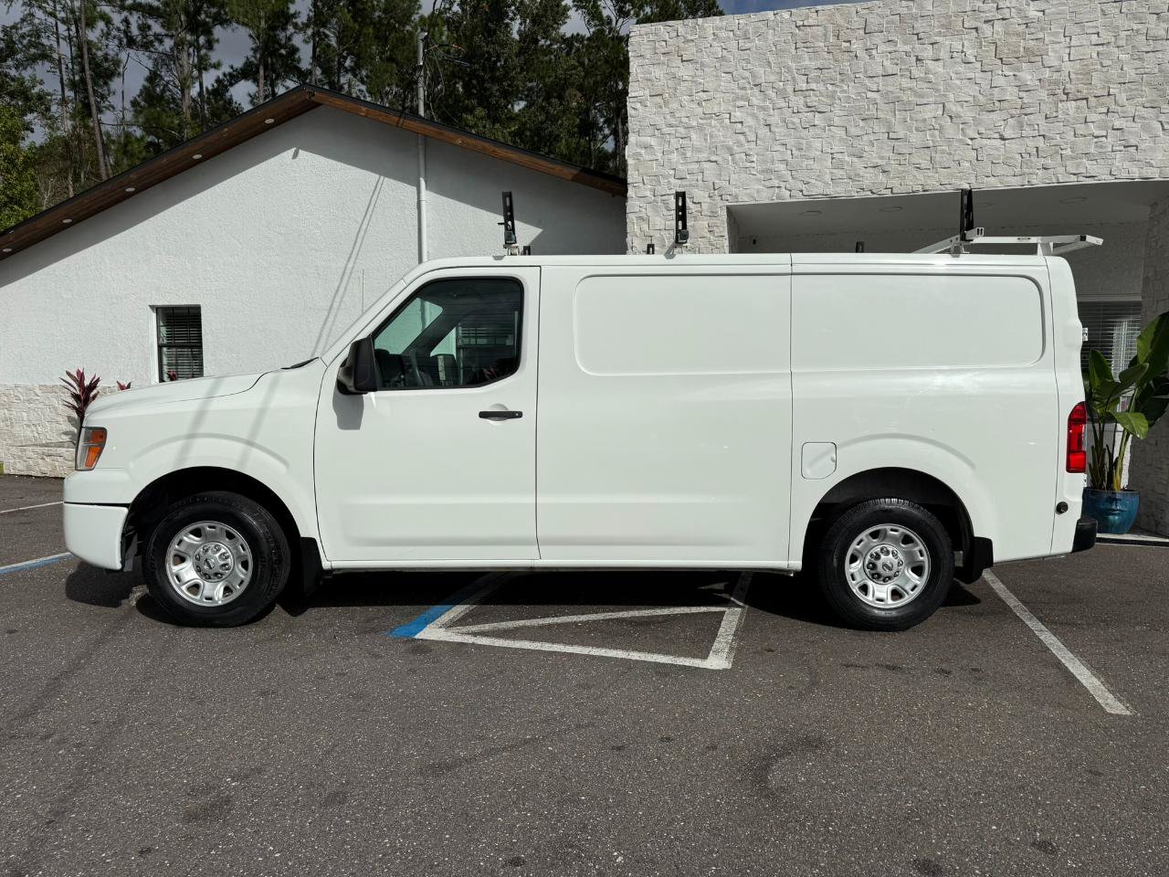 Used 2018 Nissan NV 1500 SV w/ Navigation Package RWD image 2
