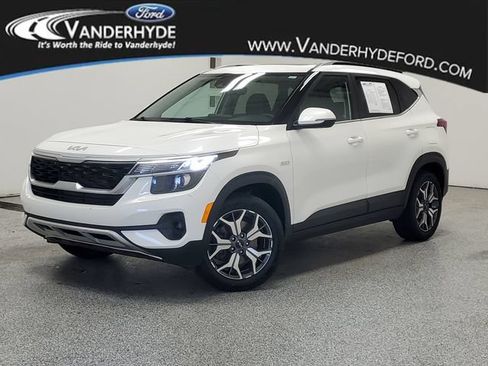 Used 2022 Kia Seltos EX AWD/4WD image 1