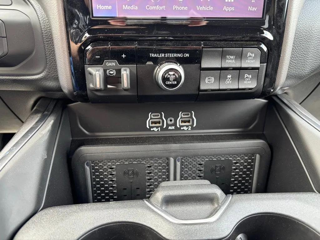 New 2026 RAM 2500 Big Horn AWD/4WD image 19