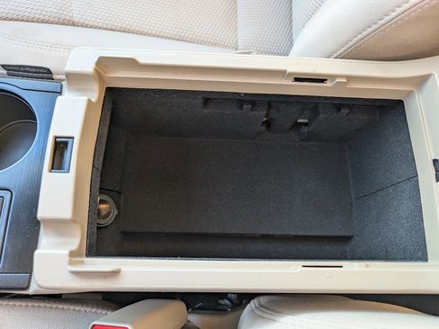 Used 2019 Subaru Outback 2.5i Premium image 32