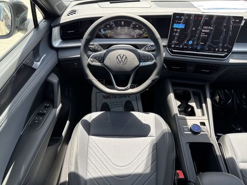 New 2026 Volkswagen Tiguan SE R-Line FWD image 14