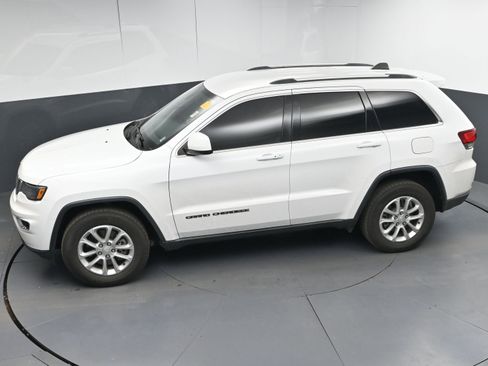 Used 2021 Jeep Grand Cherokee Laredo image 37
