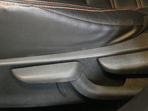 Used 2020 Nissan Kicks SR w/ SR Premium Package image 14