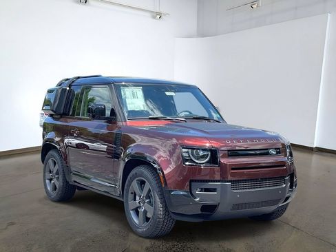 New 2026 Land Rover Defender 90 X-Dynamic SE AWD/4WD image 3