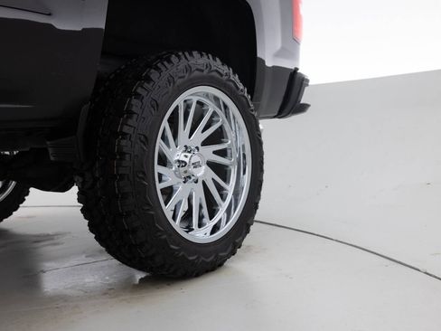 Used 2018 Chevrolet Silverado 1500 High Country image 20