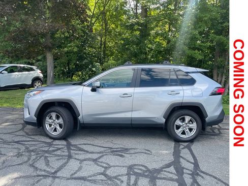 Used 2024 Toyota RAV4 XLE w/ Convenience Package AWD/4WD image 5