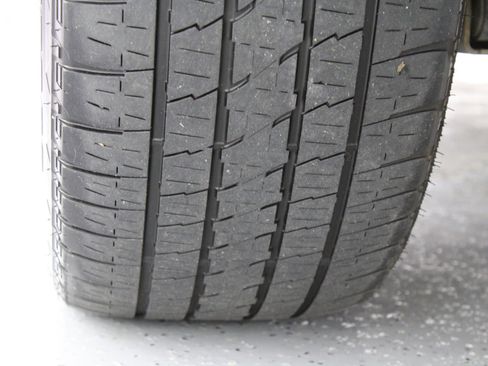 Used 2018 Cadillac Escalade Luxury image 90