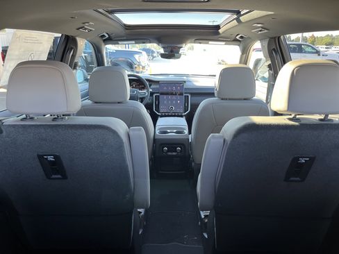 New 2026 GMC Acadia Elevation w/ Elevation Premium Package image 15