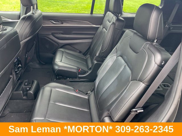 Used 2024 Jeep Grand Cherokee L Limited w/ Black Appearance Package AWD/4WD image 11