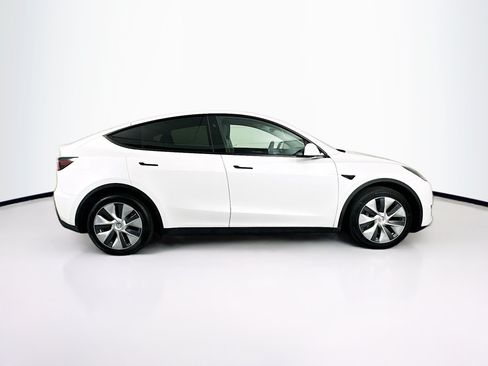 Used 2024 Tesla Model Y Long Range AWD/4WD image 10