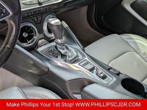 Used 2020 Chevrolet Camaro LT RWD image 17