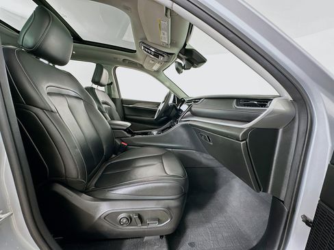 Used 2023 Jeep Grand Cherokee Limited image 33