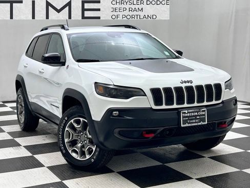 Used 2022 Jeep Cherokee Trailhawk w/ Comfort/Convenience Group AWD/4WD image 1