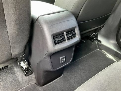Used 2024 GMC Terrain SLE w/ Driver Convenience Package AWD/4WD image 10