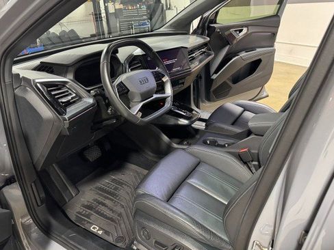 Used 2024 Audi Q4 e-tron Premium Plus AWD/4WD image 21