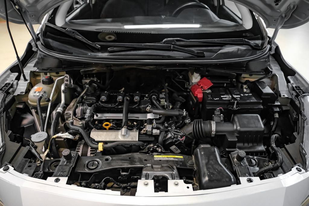 Used 2020 Nissan Versa SR FWD image 45