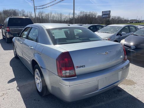 Used 2006 Chrysler 300 Touring image 4