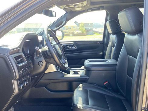 Used 2022 Chevrolet Suburban LT w/ LT Signature Package AWD/4WD image 16