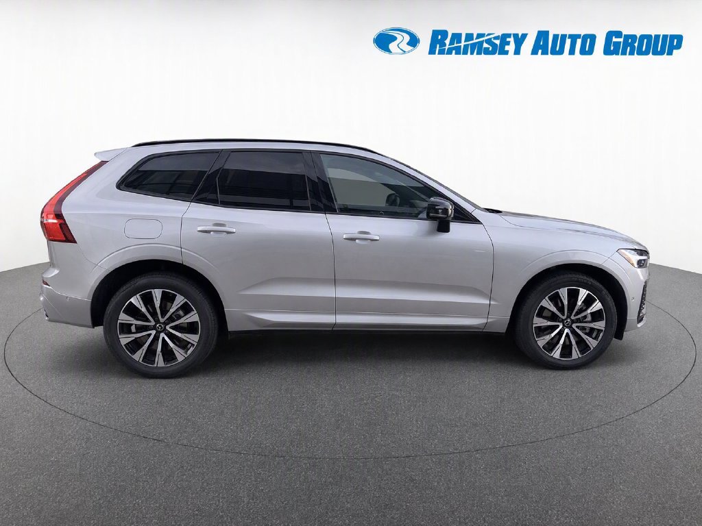 Used 2024 Volvo XC60 B5 Plus w/ Climate Package AWD/4WD image 8