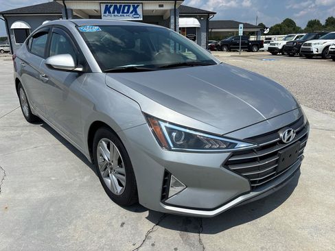 Used 2020 Hyundai Elantra SEL w/ Cargo Package (C1) FWD image 2