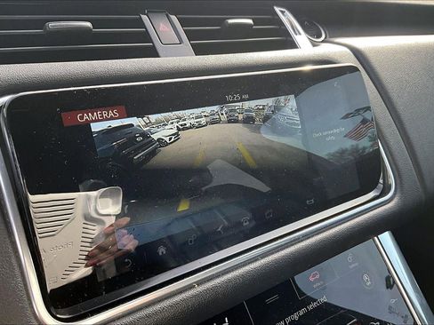 Used 2018 Land Rover Range Rover Sport HSE image 18