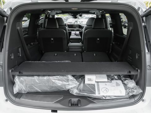 New 2026 INFINITI QX80 Autograph w/ Premium Cargo Package AWD/4WD image 32
