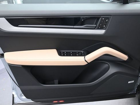 New 2026 Porsche Cayenne E-Hybrid Coupe image 12