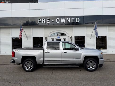 Used 2017 Chevrolet Silverado 1500 LTZ Z71 w/ LTZ Plus Package AWD/4WD image 4