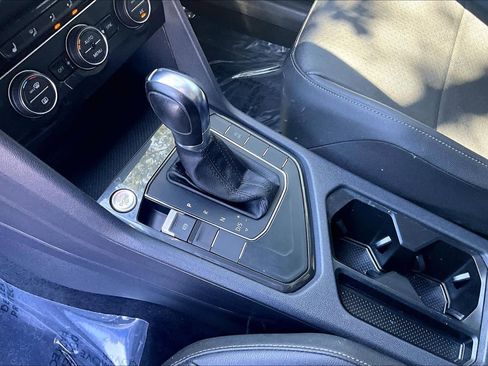 Used 2019 Volkswagen Tiguan SE w/ Panoramic Sunroof Package image 15